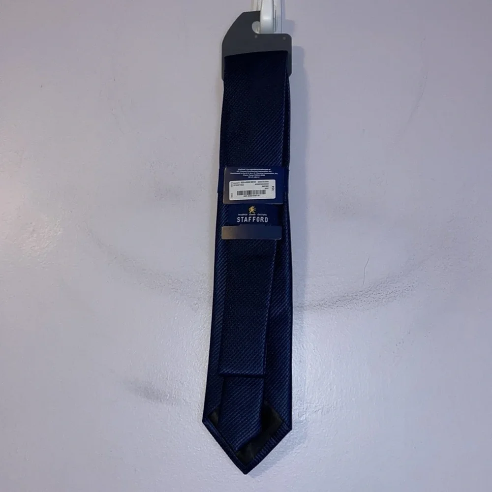 Stafford Tailored Culture STF Boat Table Navy Textured Polyester Necktie Tie